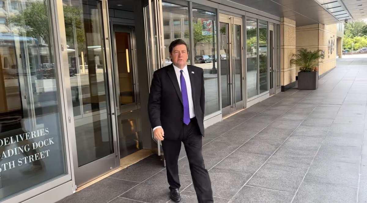 Vaughn Hillyard (@vaughnhillyard) on Twitter photo Two administration officials tell NBC News that Ed Martin was tapped this morning as “special attorney” by AG Bondi to investigate Letitia James and Adam Schiff for alleged mortgage fraud.
Martin to <a href="/nbcwashington/">NBC4 Washington</a>’s Ted Oberg this morning: “No one is above the law.” Two administration officials tell NBC News that Ed Martin was tapped this morning as “special attorney” by AG Bondi to investigate Letitia James and Adam Schiff for alleged mortgage fraud.
Martin to <a href="/nbcwashington/">NBC4 Washington</a>’s Ted Oberg this morning: “No one is above the law.”