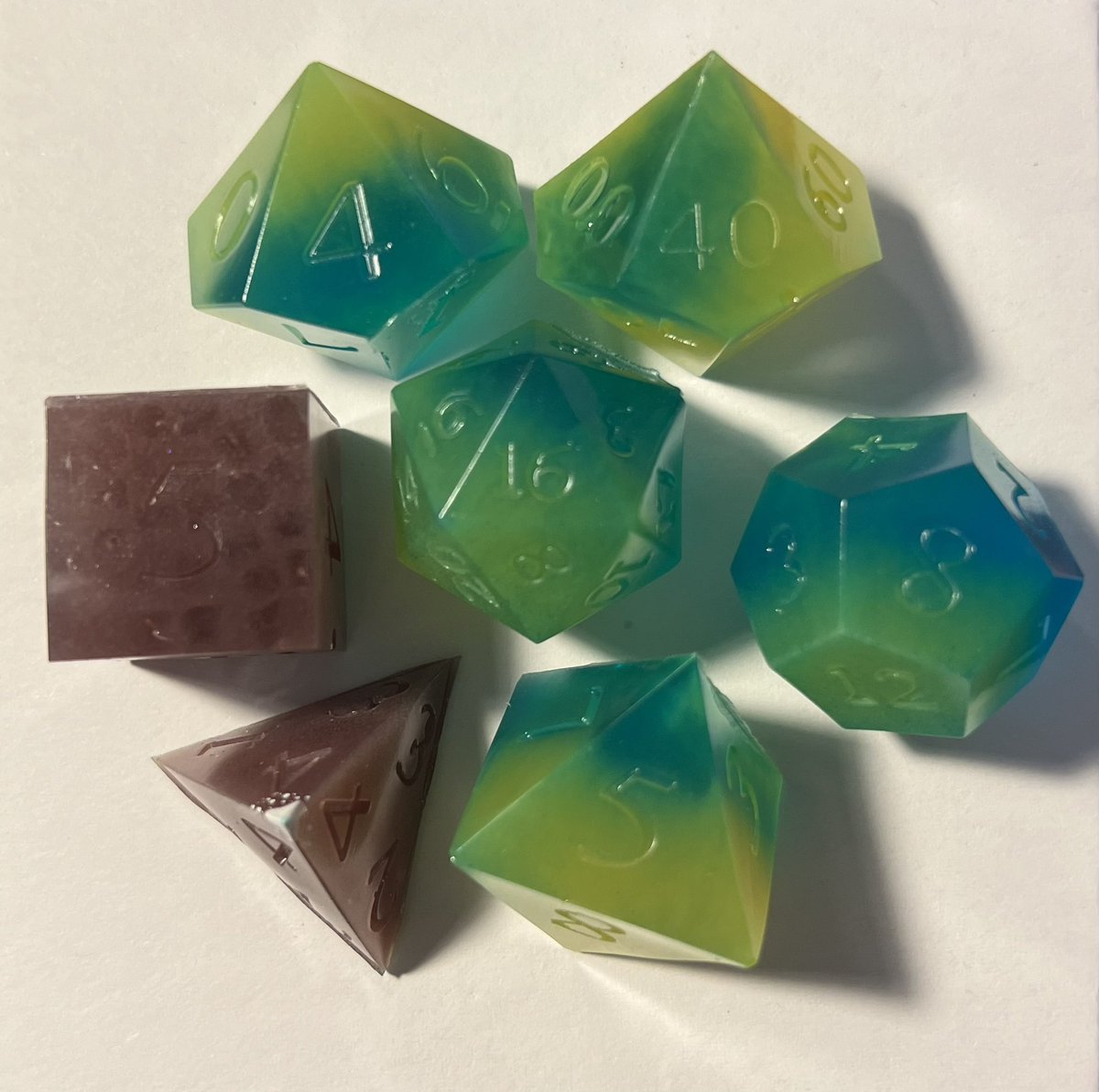 vestakore's tweet photo. Some dice tests for some commissions!! https://t.co/DzSBT1TuZf