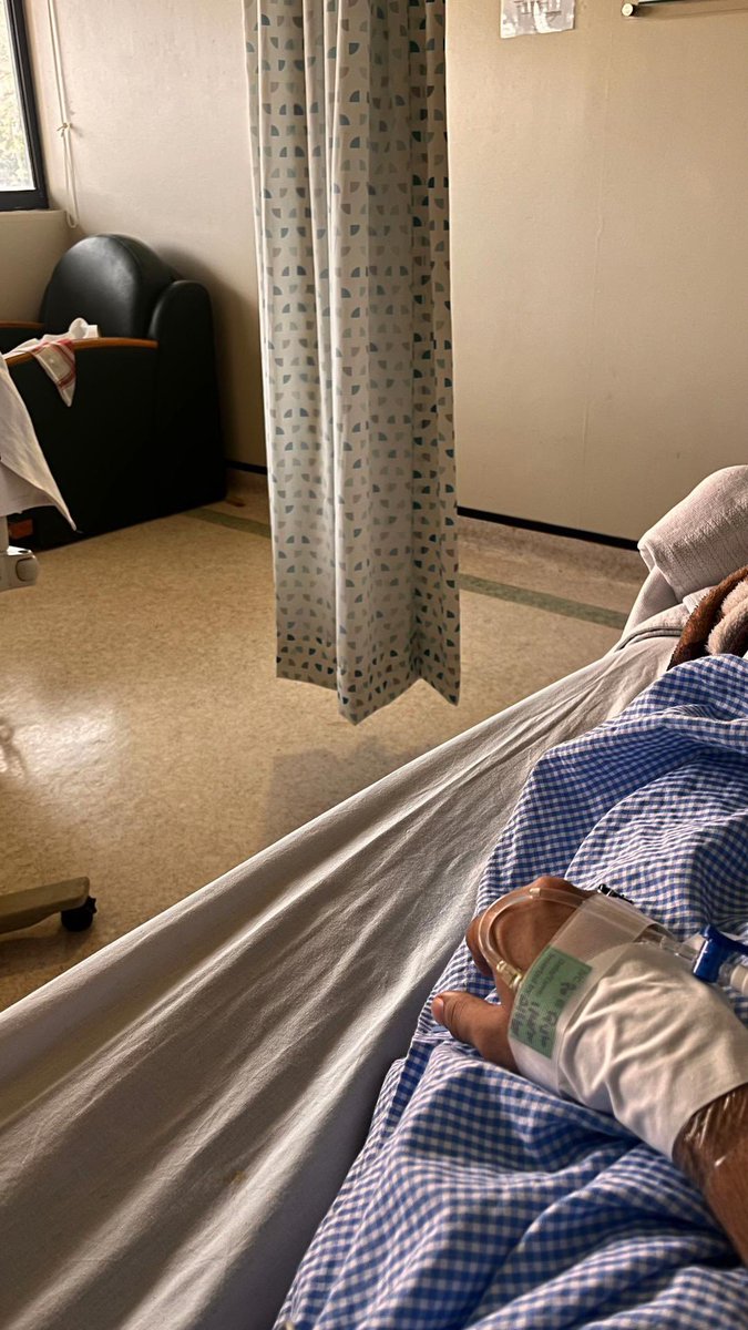 انا مرة أصحى ومره يغيبي 
وأسرح مع كثر الطواري بغيبوبه