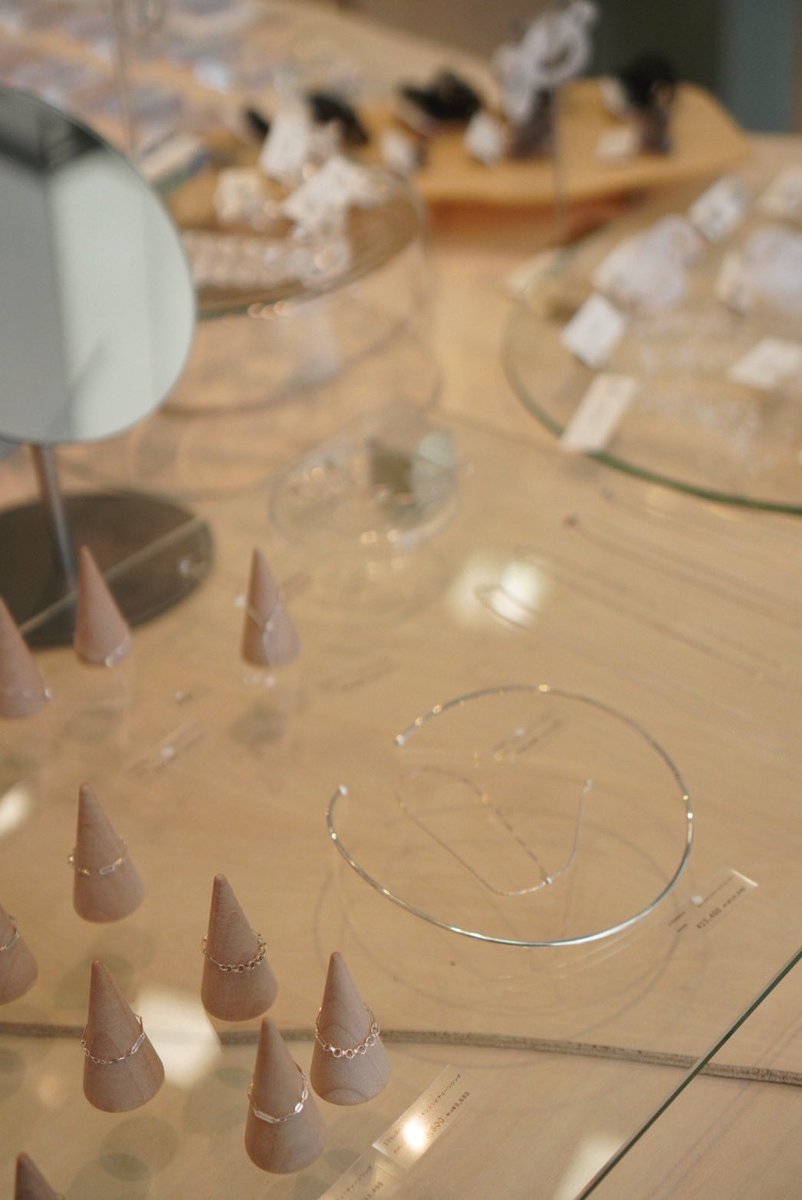 pottenburn's tweet image. クッションカバー仕上げ中
ラストスパート〜

PAPER ISLAND
nezu @neZuneZuneZu × POTTENBURN TOHKII
8/7木~8/12火
8/16土~8/20水　
Showcase (Spiral1F)　
※8/13,14,15休館日
東京都港区南青山5-6-23
spiral.co.jp

text @polaris_book_re 
music @vegetablesthe