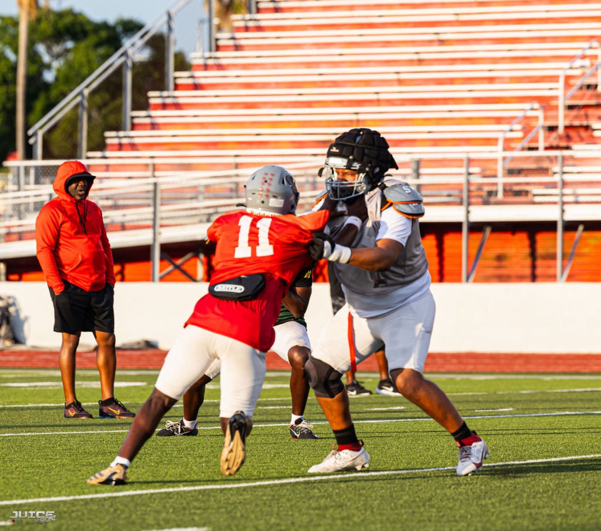 Maurice_UpNxt's tweet photo. Fall campp #lastgoround๐ช๏ธ #AGTG๐๐พ https://t.co/z0FMNOCk0w