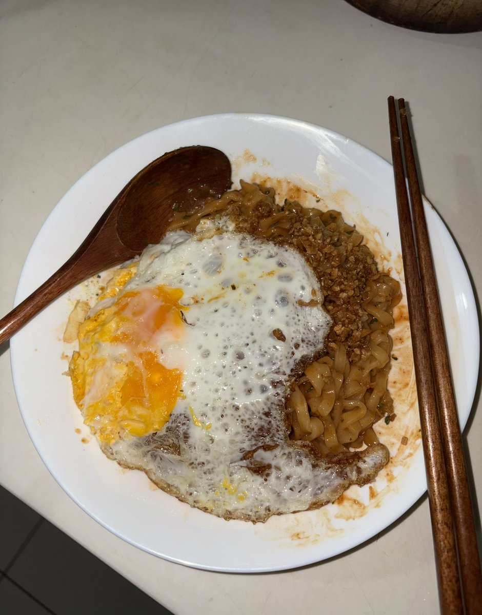 是肚子蠢蠢欲动了