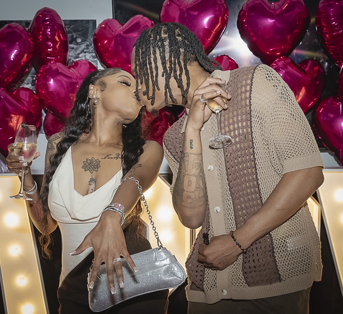 itsjala_'s tweet photo. Future Mrs.Sterling😝💍💖
pink balloons and pink roses is the cherry on top🥹😍 https://t.co/GKcAKyieJu