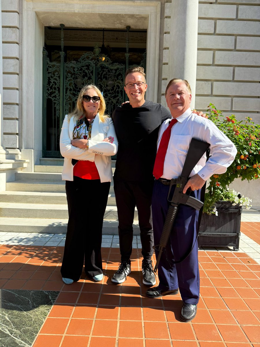 An important reminder that you live in the greatest country in the world 🇺🇸

God bless <a href="/mccloskeyusa/">Mark McCloskey</a>