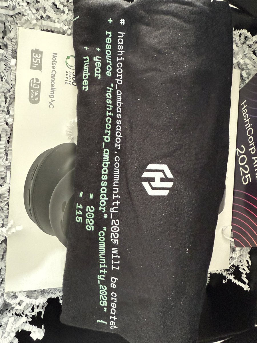 tamstar1234's tweet image. Thanks @HashiCorp for the swag!

#hashicorp #terraform