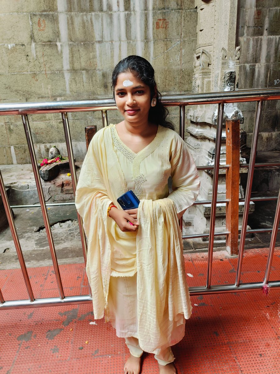 AasthaAmanat's tweet photo. Bhavna Gupta has been missing since 8th August 2025, around 12 PM, from Vijayawada Railway Station, Andhra Pradesh.
She does not have a mobile phone with her.
If you have any information, please call:
8839455188
9329630210
@RailMinIndia @AndhraPradeshCM @APPOLICE100 https://t.co/wSzFKm66Ev