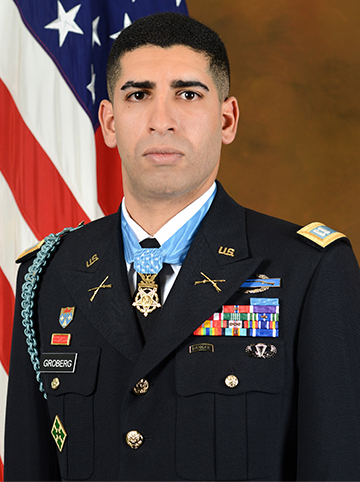 Aug. 8, 2012, Afghanistan: Capt. Florent Groberg made a split-second decision that saved lives.

He tackled a suicide bomber to protect his team, an act of valor that earned him the Medal of Honor. 🇺🇸

Read the powerful story of courage, sacrifice, and heroism below. 🧵