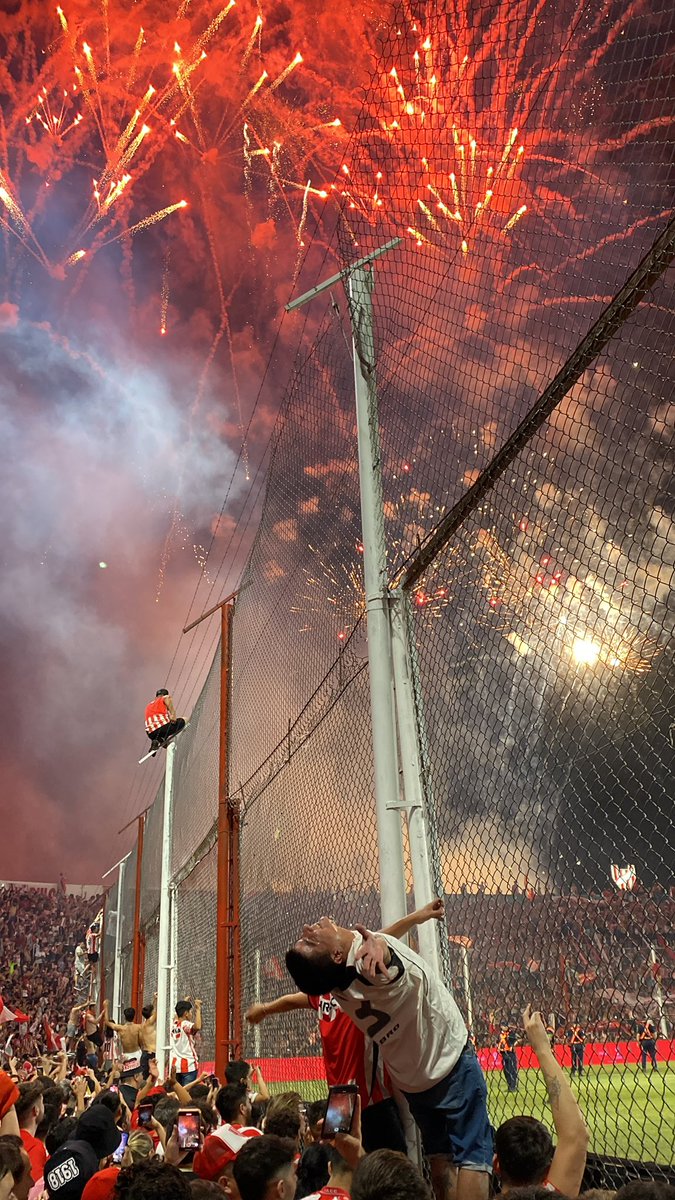 El orgullo de ser club desde el 8 de agosto de 1918. Nos bancamos las muy malas, las malas y vamos a disfrutar de hacer historia en unos años. Estamos en el camino correcto para ver el Instituto que siempre debimos ser. Feliz cumpleaños al único club de la ciudad.