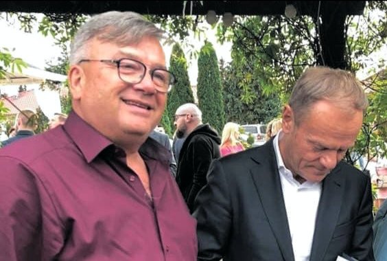 waldemar_buda's tweet photo. Posłowie Platformy Obywatelskiej na żony, znajomych przytulili po kilkaset tysięcy z KPO, które my wszyscy będziemy spłacać i jednocześnie proponują ograniczenie 800+.
Nie dajmy sobie wmówić tej zdemoralizowanej bandzie, że problemem są uczciwi ludzie z dziećmi. https://t.co/hSAglHaNTq