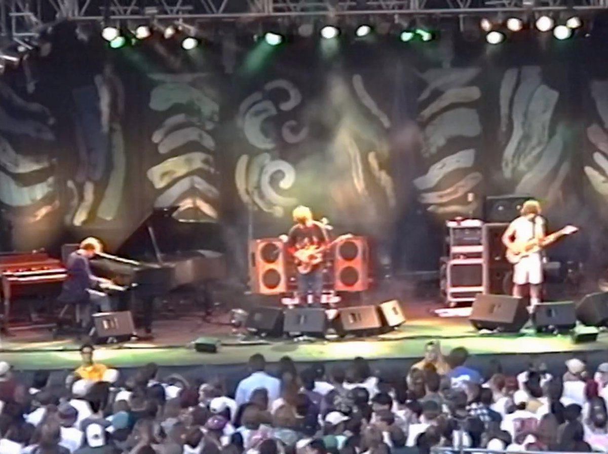32yrs since #phish 8/8/93 Nautica Stage in Cleveland - their 1st show of 2 (’93-’94) at this then-open-air venue in The Flats. Summer ’93…