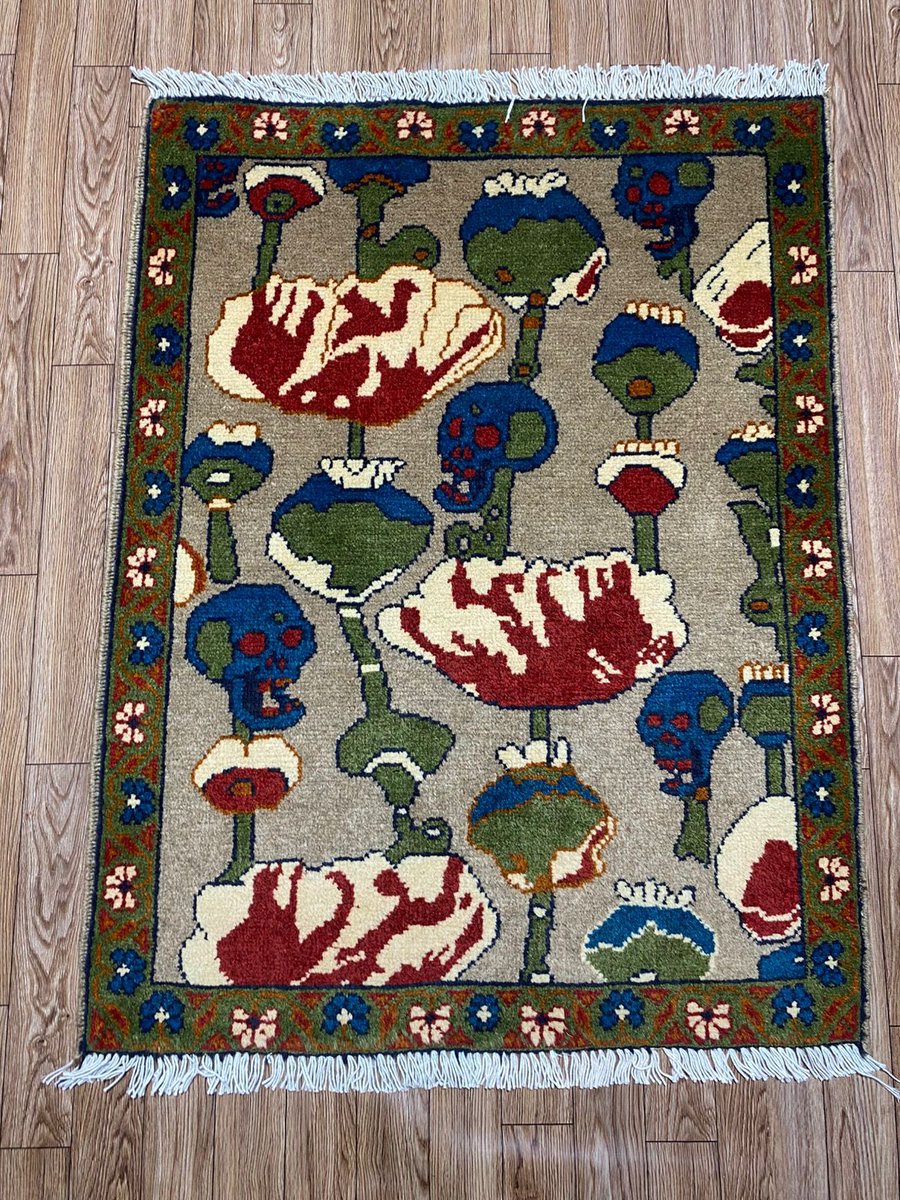 ServisCheetah's tweet image. Sale still ongoing till I finish posting Every available rug with me and my rug maker.

Skull poppy Afghan War rugs.
Hand knotted.
3x2 reg size:
On sale price only 150$ shipped.