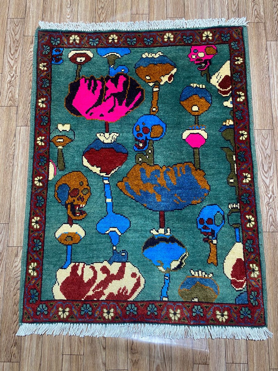 ServisCheetah's tweet image. Sale still ongoing till I finish posting Every available rug with me and my rug maker.

Skull poppy Afghan War rugs.
Hand knotted.
3x2 reg size:
On sale price only 150$ shipped.