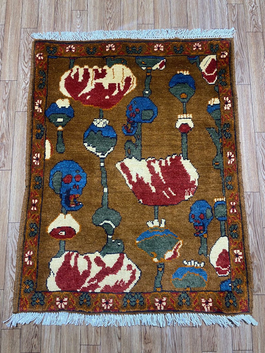 ServisCheetah's tweet image. Sale still ongoing till I finish posting Every available rug with me and my rug maker.

Skull poppy Afghan War rugs.
Hand knotted.
3x2 reg size:
On sale price only 150$ shipped.