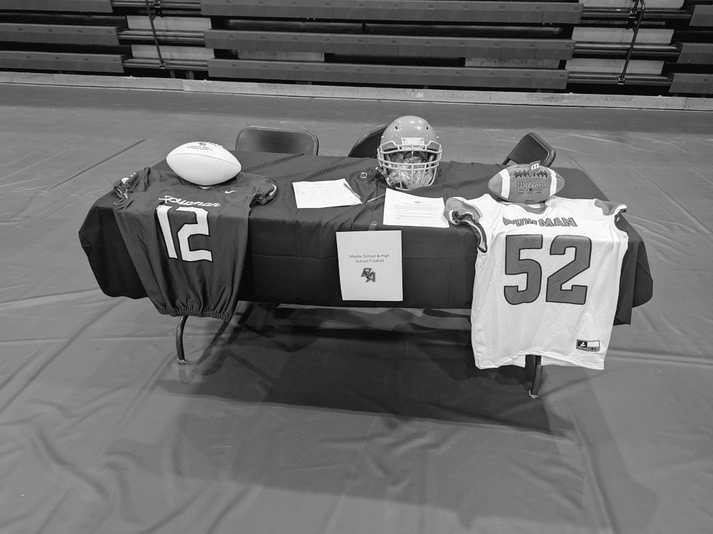 Coach_JGlas's tweet image. Even on the birthday chilling at new student orientation trying to help build the change. #TheaBowmanEagles #BeHumbleOrBeHumbled