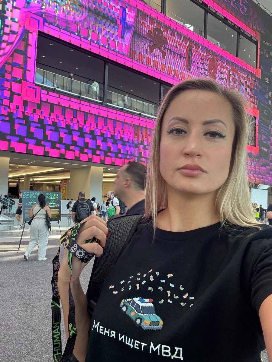 sky31337's tweet image. If you see me at @DEFCON, come say “hi.”

#defcon #defcon33 #меняищетмвд @RussianPanda9xx
