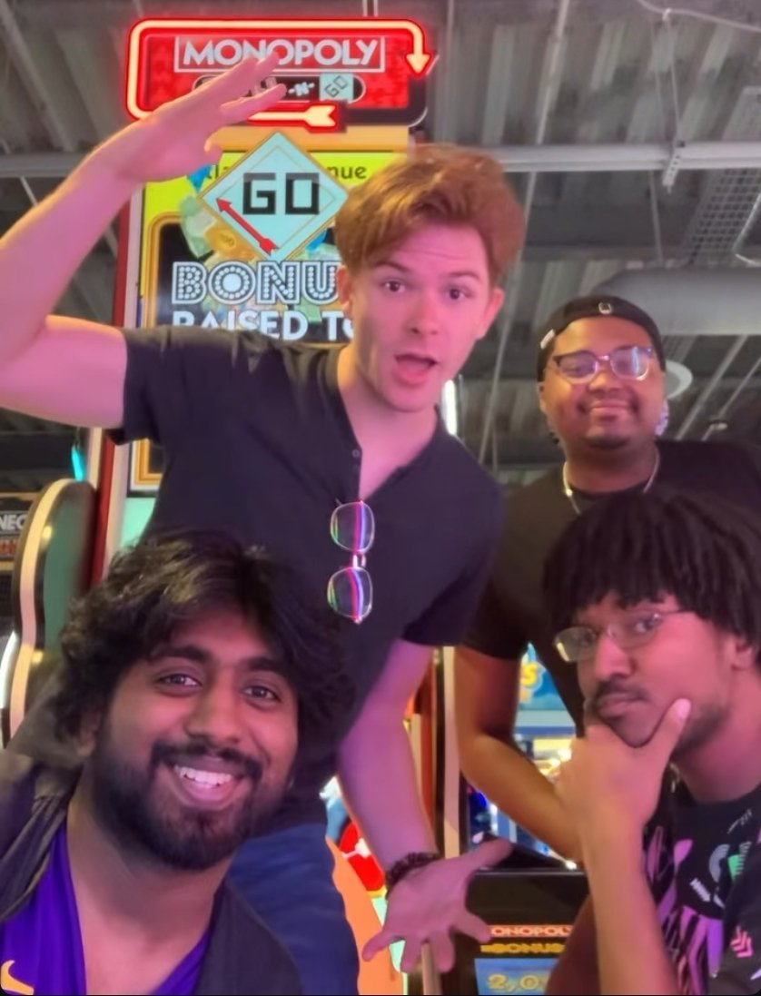 I FINALLY MET THE LADSSSSSSS

THEY'RE REAL??? AND THEY'RE EPIC ASF?!!!