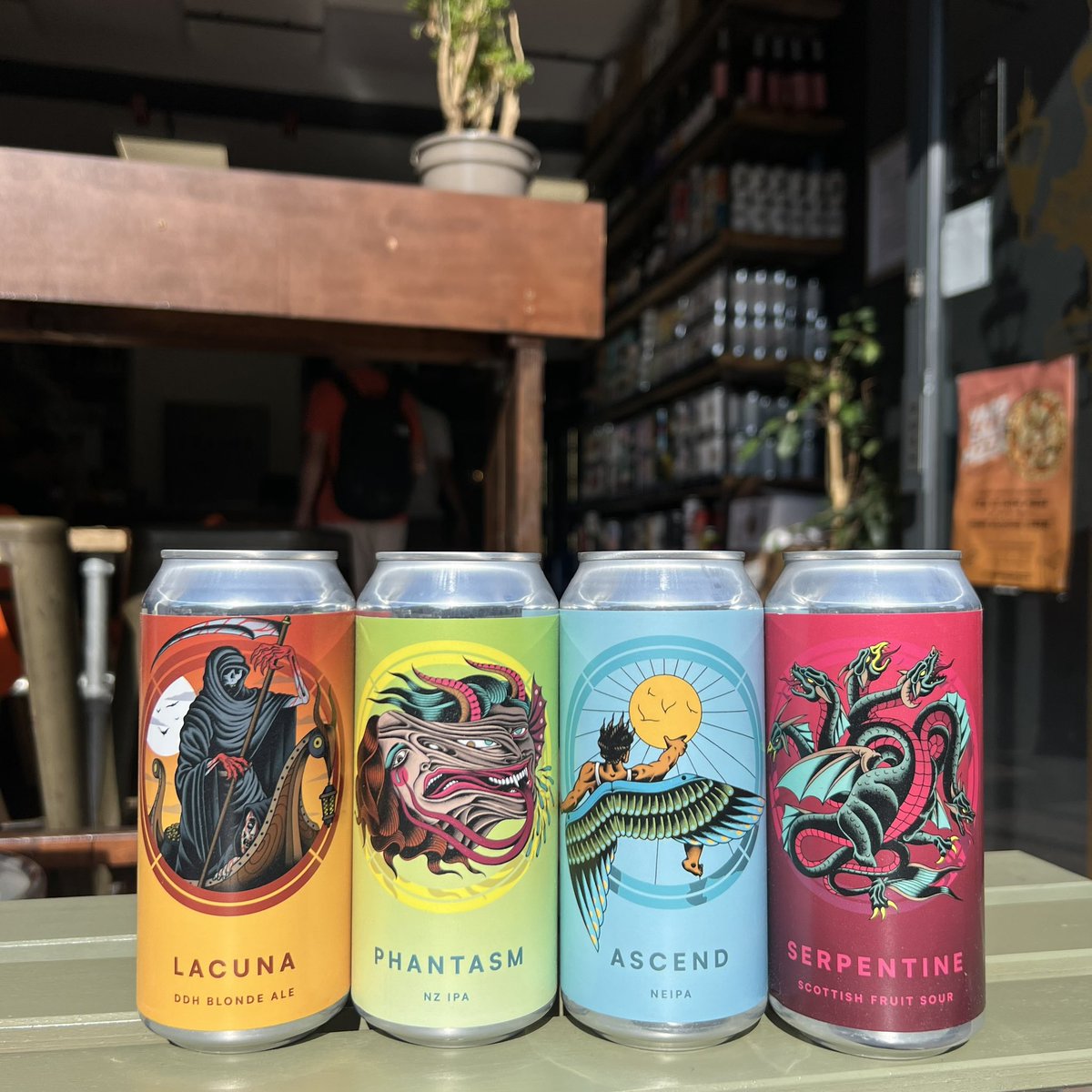 NEW #Otherworld from Scotland 🏴󠁧󠁢󠁳󠁣󠁴󠁿 ‘Lacuna’ DDH Blonde, ‘Phantasm’ JUICY + dank NZ IPA w/ Marlborough Sauvignon Grape skin 😱🇳🇿 We also have ‘Ascend’ #NEIPA (smashing it on Untappd) AND ‘Serpentine’ Fruited #Sour with Blackberry, Tayberry &amp; Honeybeery 🍺 #Craft #Tooting #Craftbeer