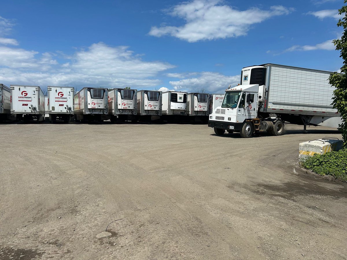 gavrofreight's tweet image. Precision. Power. Performance.

Every trailer, every move — part of a carefully coordinated logistics operation at Gavro Freight.
📞 Canada: 289-965-1560
📞 USA: 844-444-8480
🌐 gavrofreight.com | gogavro.com

#GavroFreight #TrailerYard #LogisticsInAction