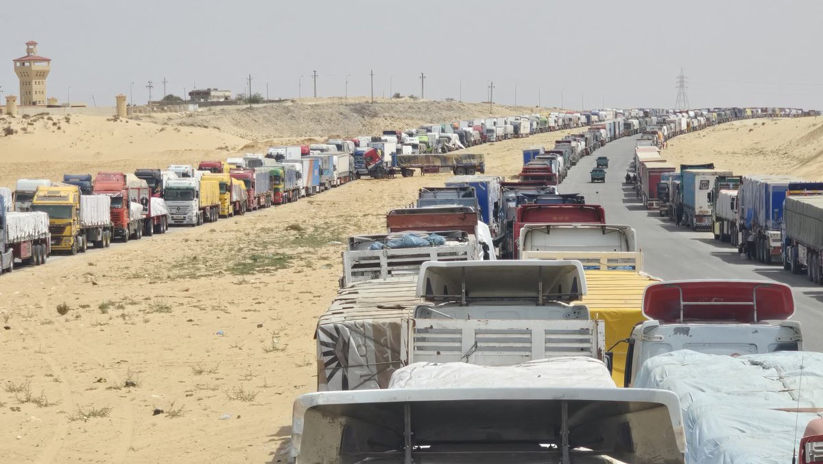 قولولهم يا جماعة يفتحوا المعبر من ناحية #غزة 😒😒
مصر #أفعال والباقى ولا حتى أقوال ✌️

*تصوير اليوم بقرب الحدود المصرية من الزميل : أحمد ابو دراع
