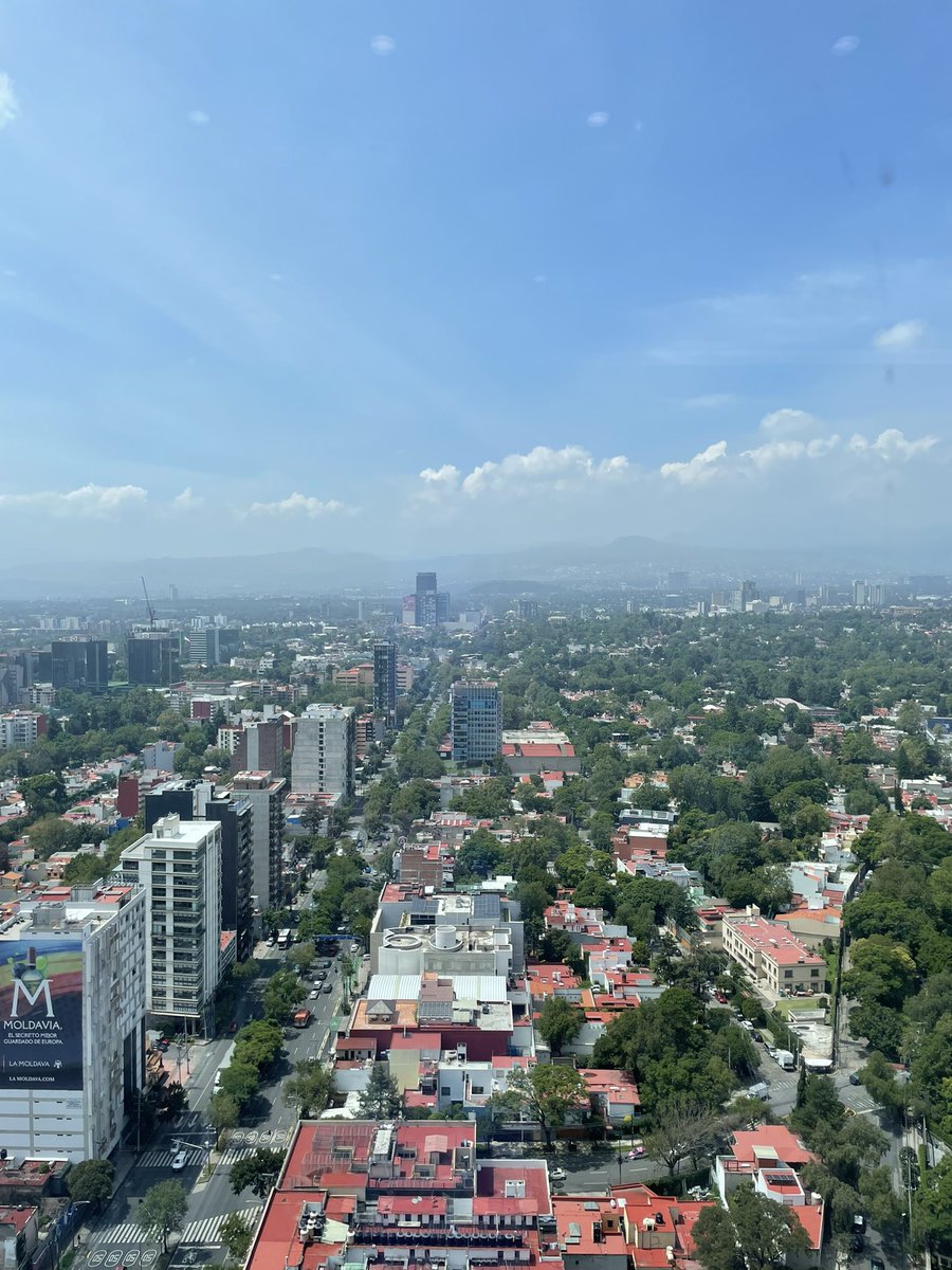 danielenriquegr's tweet photo. Vista desde la oficina al sur de la CDMX... @AeeEnergetica https://t.co/SZS28GEZFY