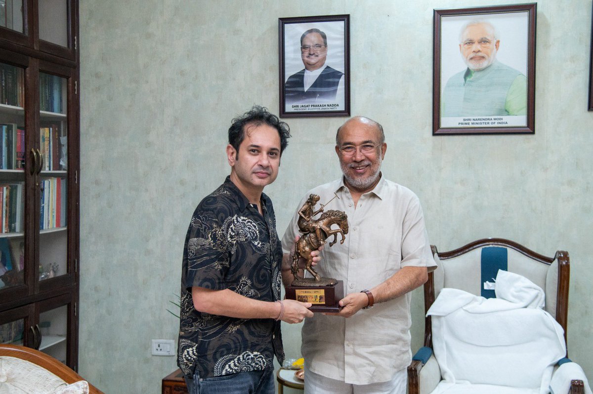 ukhrultimes's tweet image. #UTSnippet: TIPRA Motha Party chief and titular king #PradyotManikya greeted at the residence of former chief minister of #Manipur, N Biren Singh on Friday.

“Manipur and #Tripura share deep historical ties and a cordial relationship that continues to this day. As both our states…