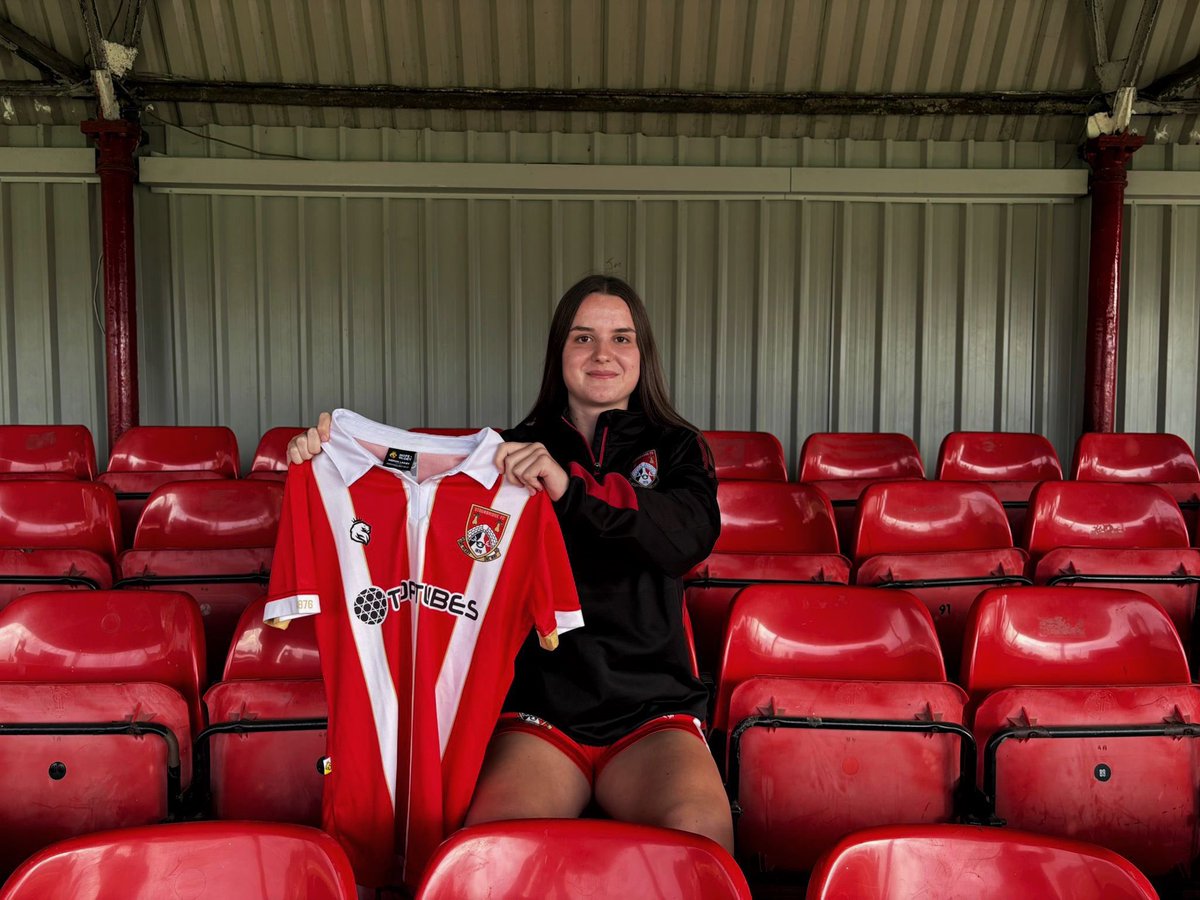 We are excited to announce midfielder Isabella Martin is stepping up to the First Team 🔴⚪️

24 goals &amp; 22 assists last season with our U18 squad 🌟

Another Glassgirl to come through our pathway 🙌

#StourbridgeWFC | #Glassgirls
