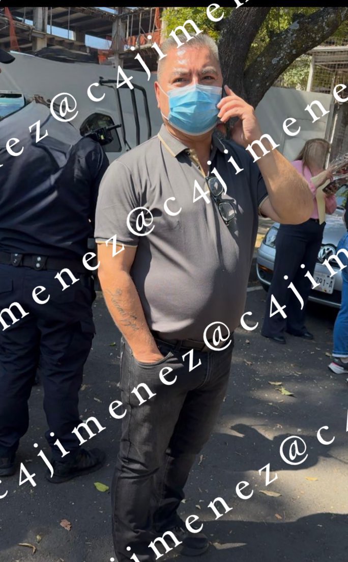Carlos Jiménez (@c4jimenez) on Twitter photo CUIDADO!
IDENTIFICAN a âABOGADO" INVASOR
Tomås Avilés Maldonado
Anda en casas y predios de <a href="/TlalpanAl/">AlcaldĂa Tlalpan</a> y <a href="/En_Xochimilco/">Xochimilco CDMX</a> con grupos de invasores.
Sacan a los dueños, se metenâŠy Ă©l amenaza a <a href="/SSC_CDMX/">SSC CDMX</a> y <a href="/FiscaliaCDMX/">FiscalĂa CDMX</a> diciendo q tiene documentos y contactos.
Si lo ubica, denĂșncielo! CUIDADO!
IDENTIFICAN a âABOGADO" INVASOR
Tomås Avilés Maldonado
Anda en casas y predios de <a href="/TlalpanAl/">AlcaldĂa Tlalpan</a> y <a href="/En_Xochimilco/">Xochimilco CDMX</a> con grupos de invasores.
Sacan a los dueños, se metenâŠy Ă©l amenaza a <a href="/SSC_CDMX/">SSC CDMX</a> y <a href="/FiscaliaCDMX/">FiscalĂa CDMX</a> diciendo q tiene documentos y contactos.
Si lo ubica, denĂșncielo!
