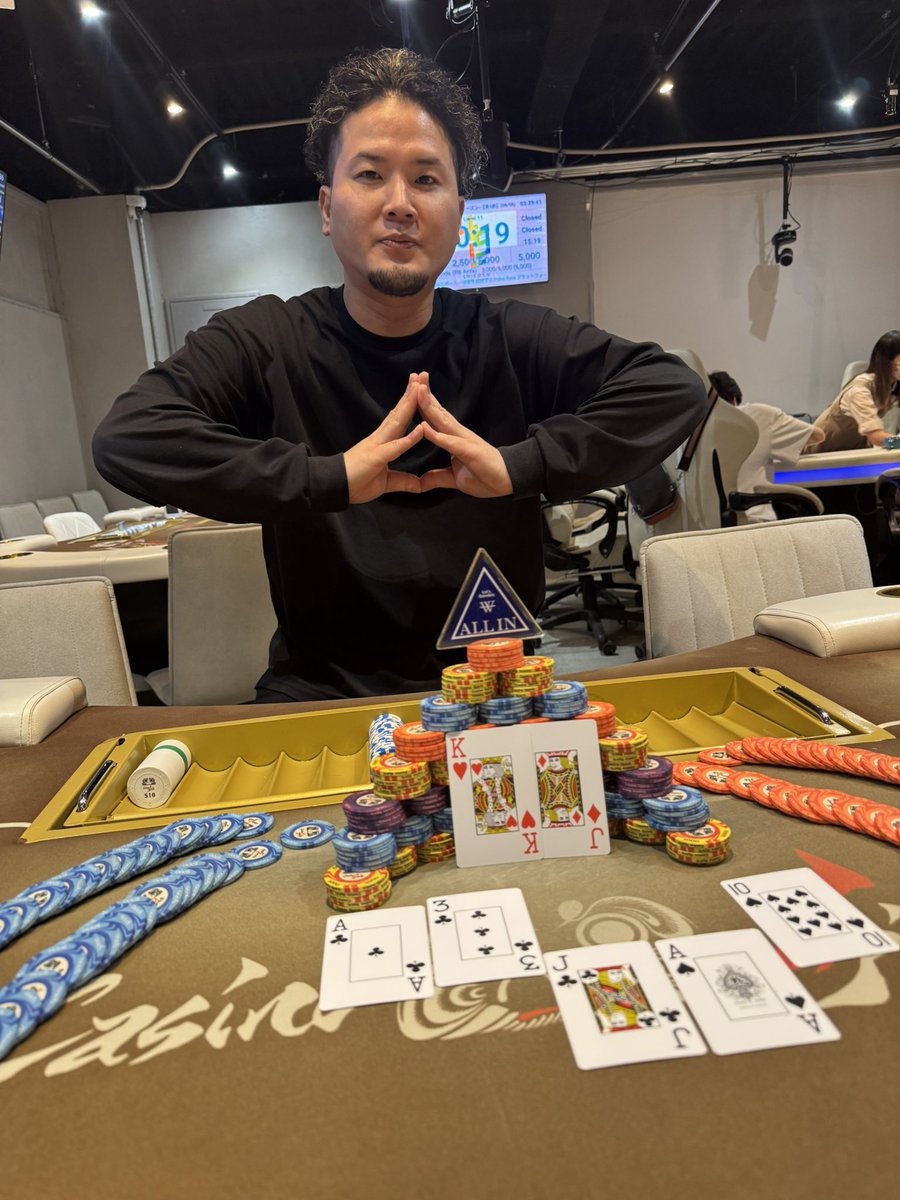 4sl_poker's tweet image. 🎊【第1回4SL 完結】🎊

🏆ファイナルシーズン優勝🏆
🎊✨香川秘密倶楽部✨🎊

🦁ワイルドシーズン優勝🦁
　✨土佐のいごっそう
　　　　瀬川大智を持ち上げる会✨

おめでとうございますーー🍾🎊🎊