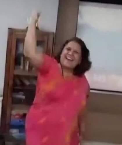 RiseOfBurnol🇮🇳 (@riseofburnol) on Twitter photo <a href="/SupriyaShrinate/">Supriya Shrinate</a> Kuch to original karle behen
Tumko ye ek hi chiz suit karti hai
Dance when Rahul Gandhi loses😂😂 <a href="/SupriyaShrinate/">Supriya Shrinate</a> Kuch to original karle behen
Tumko ye ek hi chiz suit karti hai
Dance when Rahul Gandhi loses😂😂