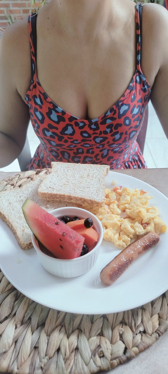 albertoycrespa's tweet photo. Cual les gustaría comerse? #swingerçift #minca 
#mersinçift 
#swingerscouple 
#libertine
#HotwifeRegia 
#hot 
#latina https://t.co/YTDEDQUbJT
