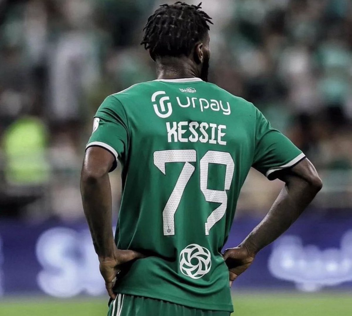 الأهلي بحاجة لاعب (عالمي) في خانة المحور. لا يوجد أي مبرر لبقاء كيسيه موسم آخر. اللاعب تبقى في عقده موسم واحد ومستواه سيئ. الأولى أن يتم بيعه، ويتم تدعيم الخانة بلاعب يكون بحجم التطلعات.
#جمهور_الاهلي_يطالب_بالمحور 
#جمهور_الاهلي_يطالب_بالمحور 
#جمهور_الاهلي_يطالب_بالمحور