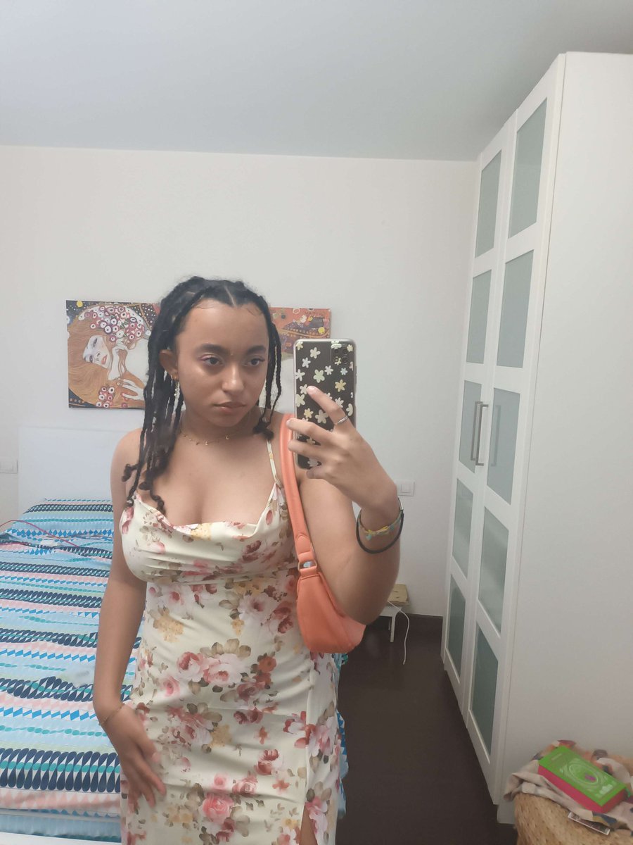NamesSamia's tweet photo. 2022/2023/2024/2025 le rose/rouge me va si bieng 🥹🩷 https://t.co/QzVFkXy5eT