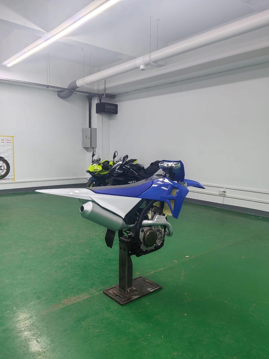 joehenner's tweet photo. @MXGRyan Looks very much like the new 250cc MX bike that the original owner of Kove is designing. https://t.co/uaEfmArDR0