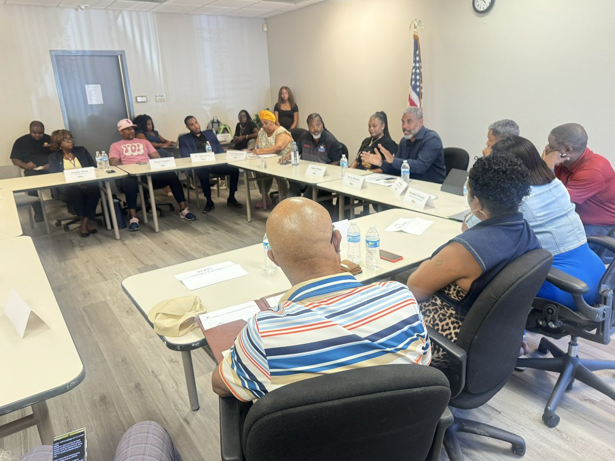 RepHorsford's tweet image. Celebrated #NationalBlackBusinessMonth at a roundtable with small Black-owned businesses hosted by @sumnumarketing. Their resilience and impact are undeniable — and so is my commitment to supporting them across #NV04. 💼 #SupportBlackBusiness #EconomicEquity