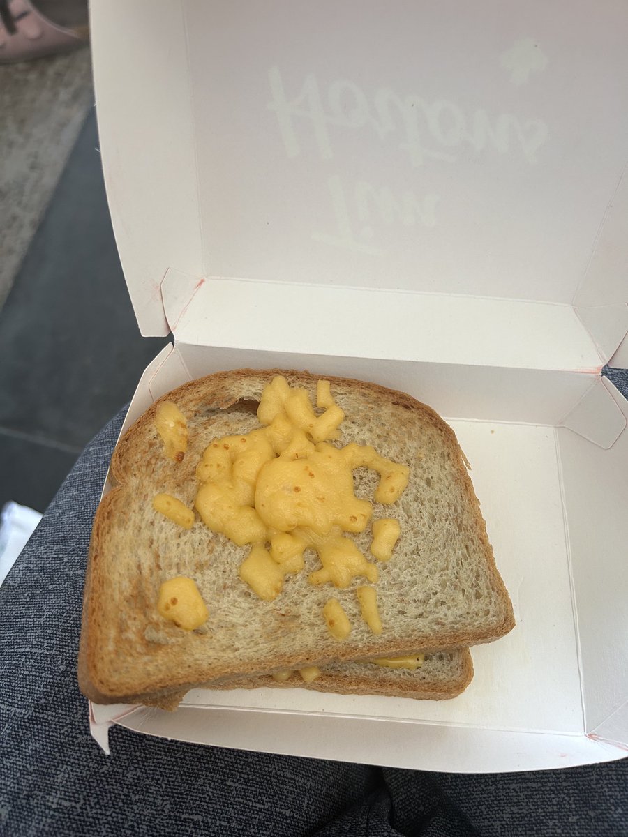 I was looking for the differences in these but couldn’t find any so I gave up. Can you find any? This is in pesos, about $4