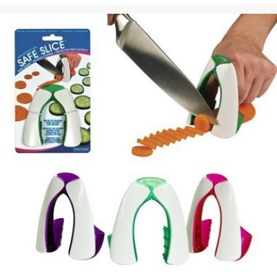 UnicunShop's tweet image. Tired of chopping veggies like a pirate? 🏴‍☠️ Our Vegetable Slicing Finger Guard keeps your fingers safe while you dice and slice!  👨‍🍳🔪 unicun.com/product/cut-ve…  #kitchenhacks #cookinggadgets #safetyfirst