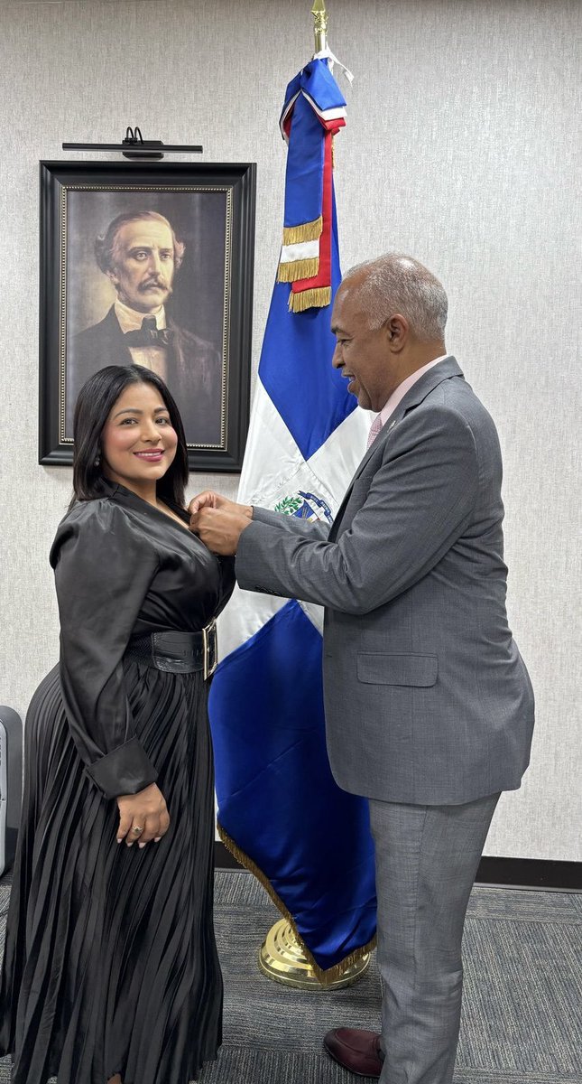 NilianReynoso's tweet photo. Ella no persigue, ella atrae…

#ConsuladoDeNewJersey
#EnergíaFemenina 
#MujerQueInspira 
#VibraPositiva
 #MujerSegura
#FluyeYAtrae https://t.co/C0Q3jBjDWo