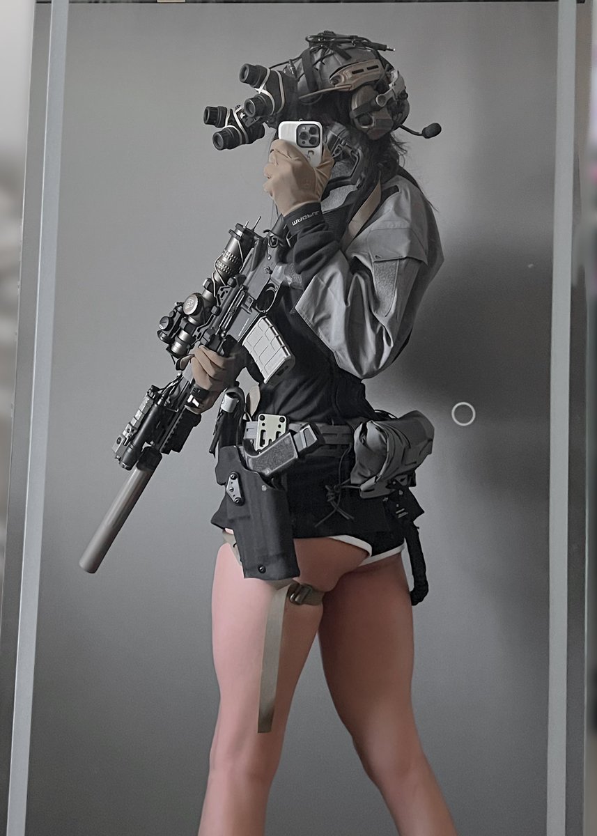 Thigh squish goes crazy