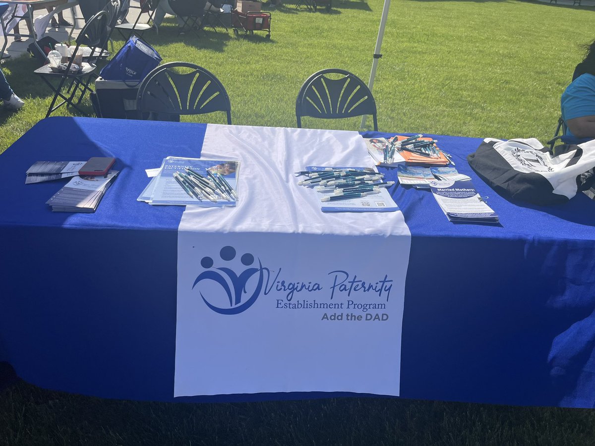 VAPaternity's tweet photo. Outreach coordinator Laphillda got to attend a community resource event held by Sentara Norfolk!
#community #sentara #norfolk
#addthedad #vapaternity #fatherhoodmatters #paternityestablishment #fatherhood https://t.co/1SGiVbXSmW