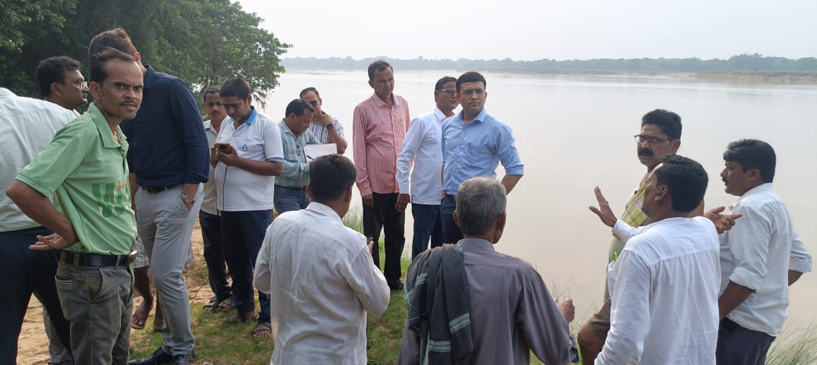 Collector & DM Balasore (@dbalasore) on Twitter photo <a href="/DBalasore/">Collector & DM Balasore</a> along with Sub Collector Balasore, senior officials and PRI members inspected the river embankments across Subarnarekha river in Baliapal block. Irrigation officials were instructed for preparation of DPR for better flood water management in coastal villages. <a href="/DBalasore/">Collector & DM Balasore</a> along with Sub Collector Balasore, senior officials and PRI members inspected the river embankments across Subarnarekha river in Baliapal block. Irrigation officials were instructed for preparation of DPR for better flood water management in coastal villages.