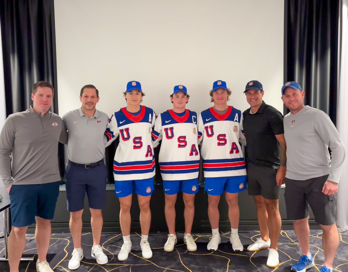 usahockey's tweet image. 🇺🇸Meet Your Captains🇺🇸

Luke Puchner (C), Kalder Varga (A) and Shaeffer Gordon-Carroll (A) will serve as captains for the U.S. Under-18 Men's Select Team at the Hlinka Gretzky Cup!

#HlinkaGretzkyCup Homepage: bit.ly/4miYXcg
