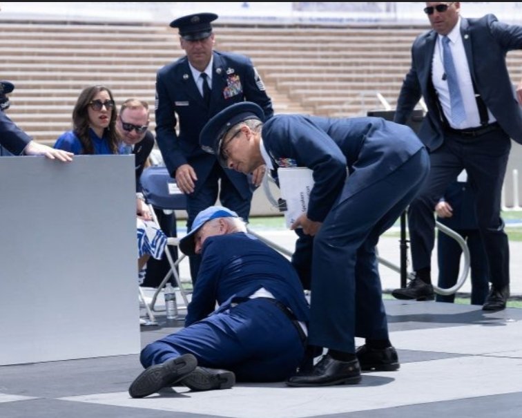IknowtruthQ's tweet image. Isaiah 14:12-21 describes to US (We The People) Joe Biden, who Isaiah also refers to him as (Lucifer🤘), son of the morning!
How you are CUT DOWN to the GROUND,
You who WEAKENED the NATIONS! (U.N 🇺🇳)
For you have said in your heart: ♥️
‘I will ASCEND into HEAVEN,
I will exalt my…