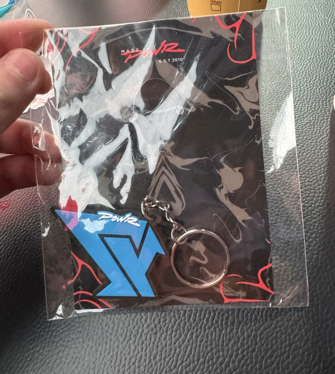 مـيداليتي متوفـرة اليـوم في متجـر بـاور 🤩✨
وبإذن الله بعد عرض الـ100 ساعة راح تتوفر لكم مرة ثانية 🔥
لا اشوف احد مايشتريها 🤝🏻