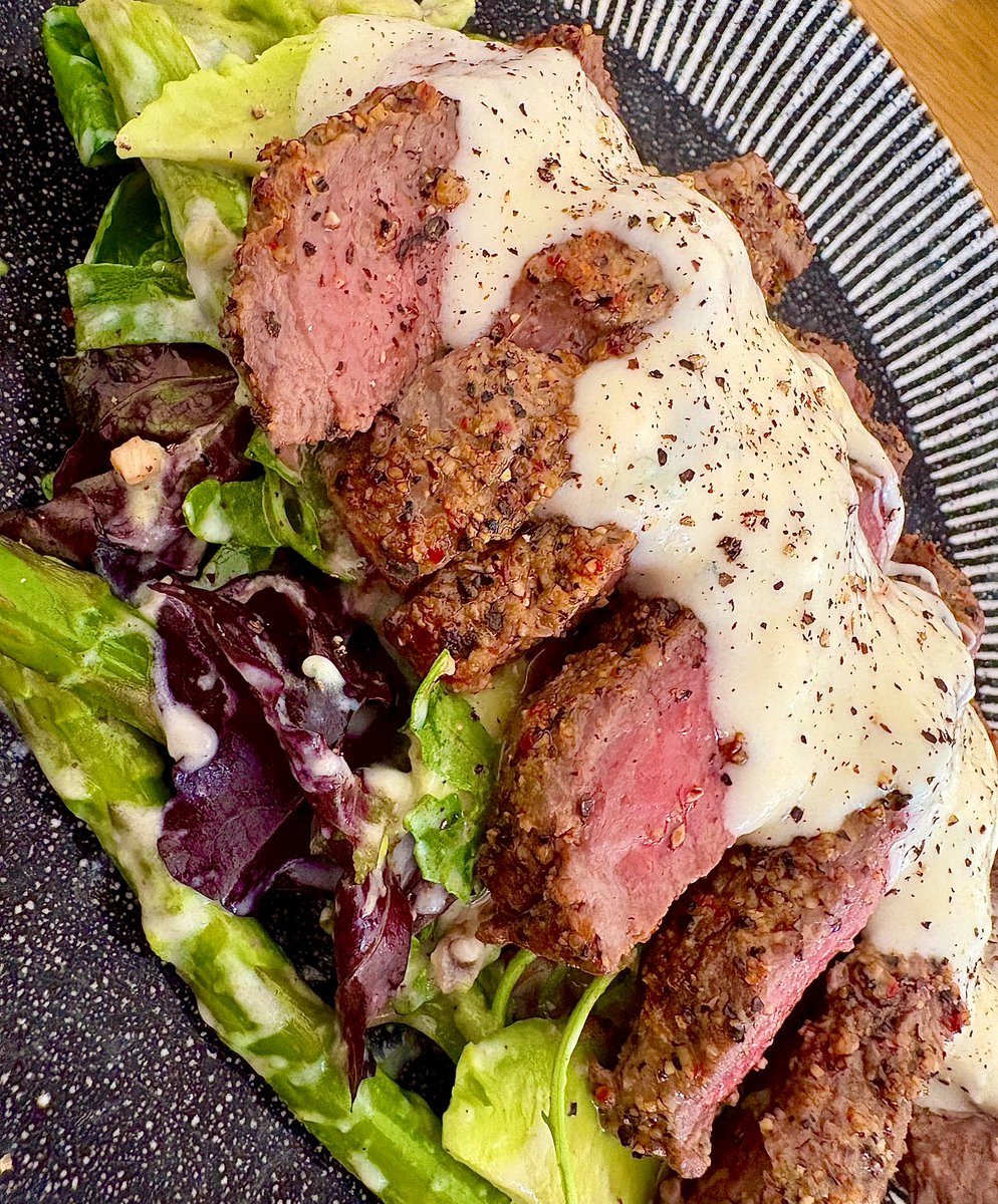 Filet steak + salad + blue cheese sauce