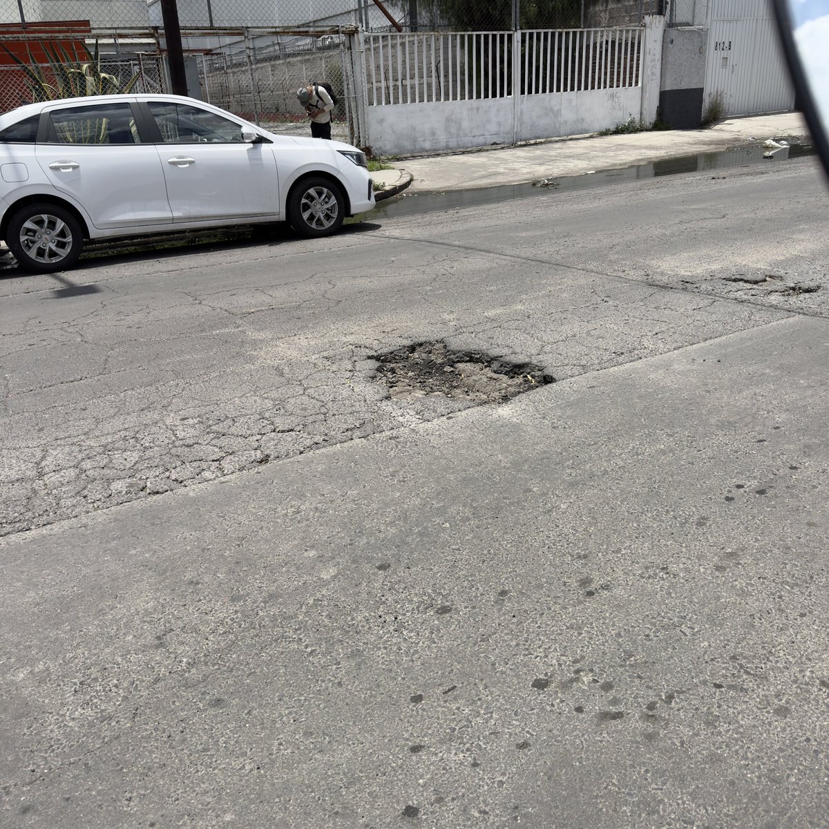 Alguien le puede avisar a la alcaldesa de <a href="/AzcapotzalcoMx/">Alcaldía Azcapotzalco</a> <a href="/NancyNunezmx/">NANCY NUÑEZ</a> el deplorable estado en que se encuentra la calle Norte 45 en Vallejo. Al menos 20 mega baches o zanjas en una sola cuadra. Ya reportados con folio SUAC-0508253509928 <a href="/TodosSomosAzcap/">Todos Somos Azcapotzalco</a> <a href="/Azcapo_Denuncia/">DenunciaAzcapotzalco</a>