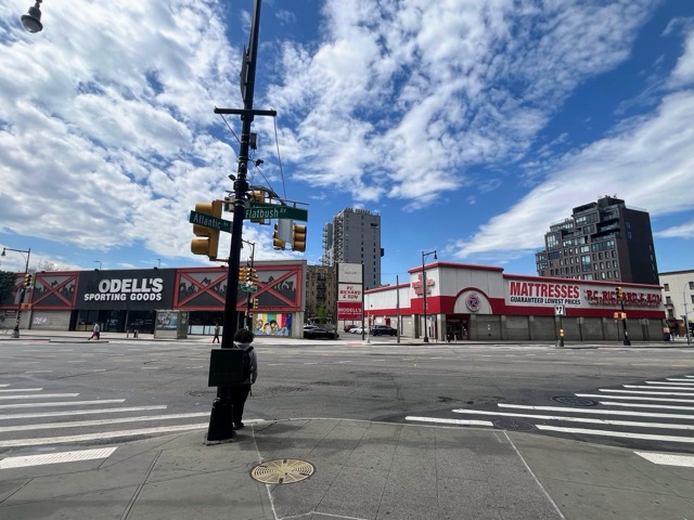 AYReport's tweet image. Why valuable Site 5 ($250M-$400M+?) across from #BarclaysCenter is key to restarting #AtlanticYards, and why New York State has far more leverage than it acknowledges
atlanticyardsreport.blogspot.com/2025/08/why-va…
Wouldn't investments have cost more w/o risk of moving bulk, which requires NYS approval?