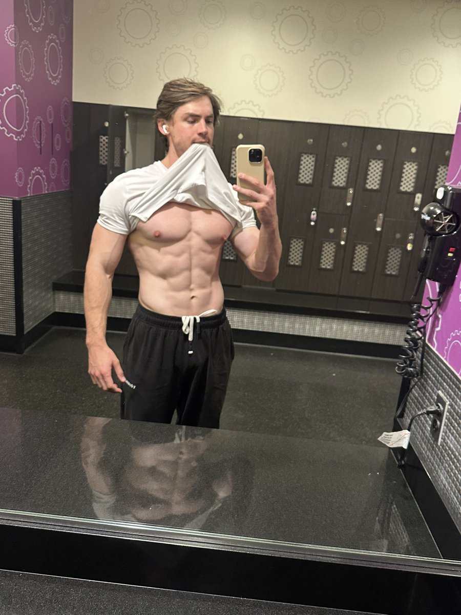 Quick upper body session this morning ✅🦾