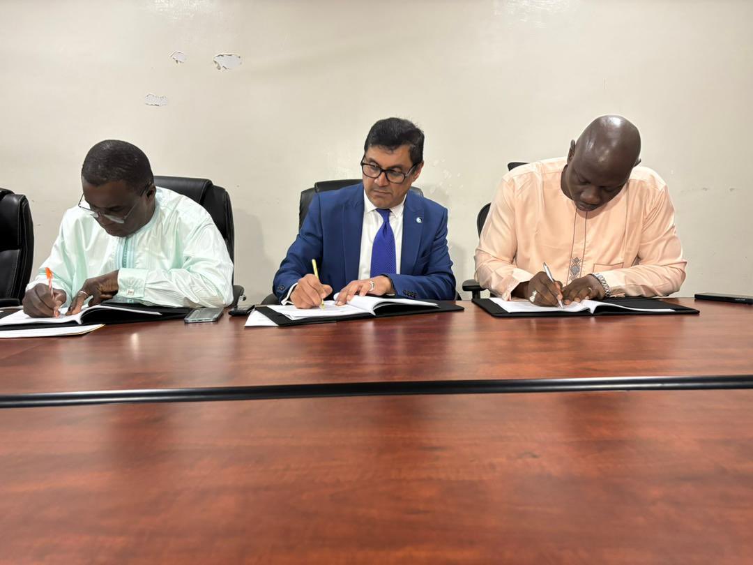 UKinTheGambia's tweet photo. Our Prosperity &amp; Sustainable Development Officer, Ida Sarr, joined the signing between Bibimoney, Gambia govt, Gampost &amp; Nifty ICT Solutions.

A big step for inclusive digital finance in 🇬🇲 empowering communities, boosting resilience &amp; driving growth. https://t.co/NHoCLhvzuR