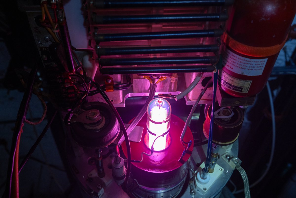 ICYMI: The CASPAR experiment at SURF has reignited plasma, marking a key milestone on its path to restart. This underground accelerator helps scientists explore how stars forge the matter that makes up our universe. 👉 sanfordlab.org/news/caspar-ac…