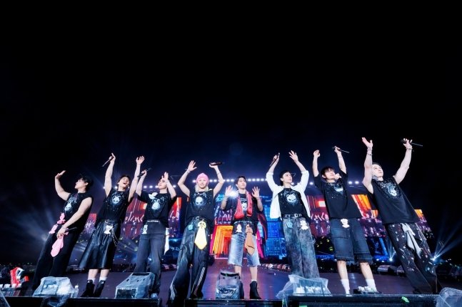 According to Billboard #StrayKids shattered records with 2025 "dominATE" World Tour, becoming the top-grossing Korean act across Europe, Latin America, and North America. The tour sold 1.3M tickets and grossed $185.9M, multiplying the final numbers of their previous tour fivefold